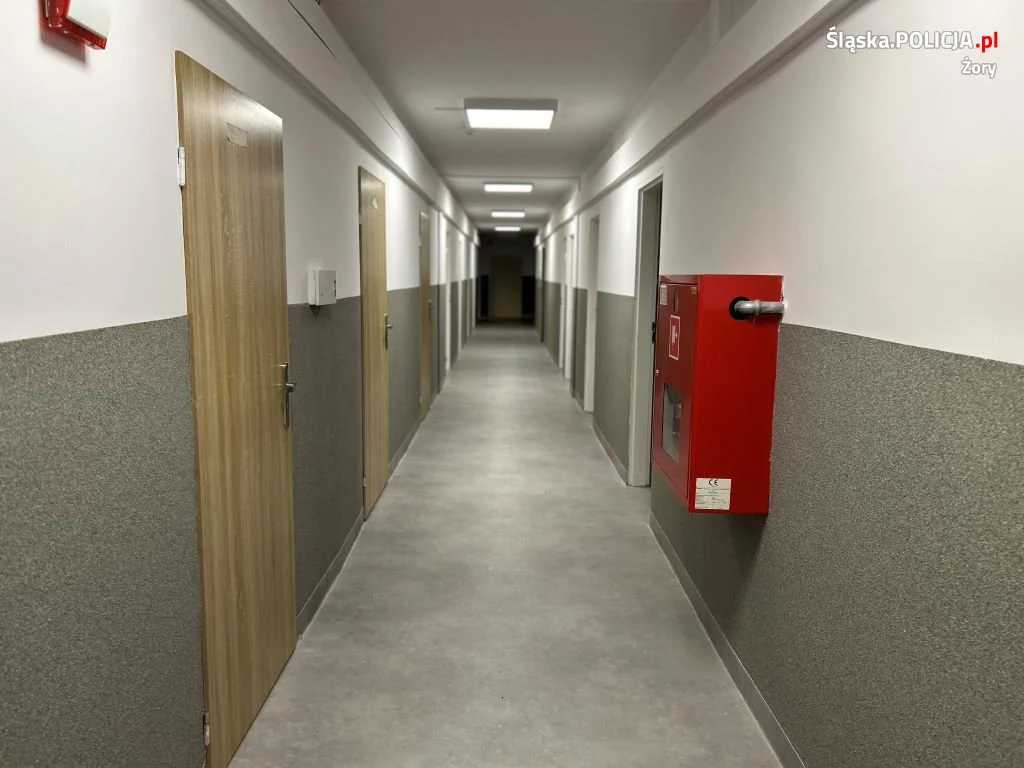 Za nami remont piętra budynku żorskiej Policji. Zobacz efekty!