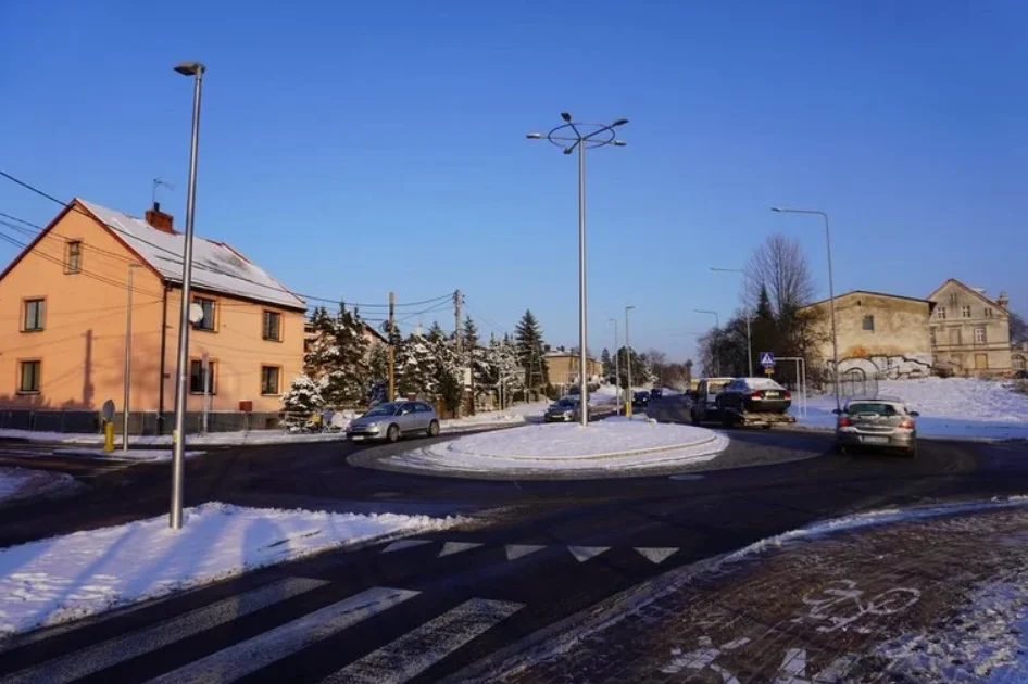 Nowe rondo i drogi w Rogoźnej gotowe!