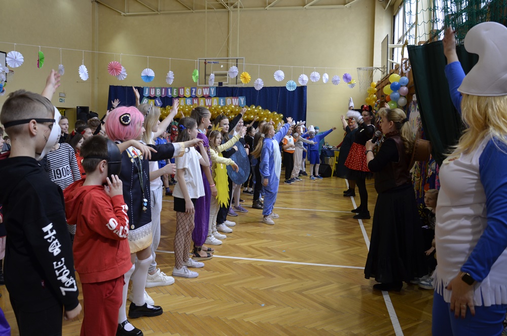 Jubileusz 40-lecia w SP nr 13 w Żorach. W szkole odbył się bal!