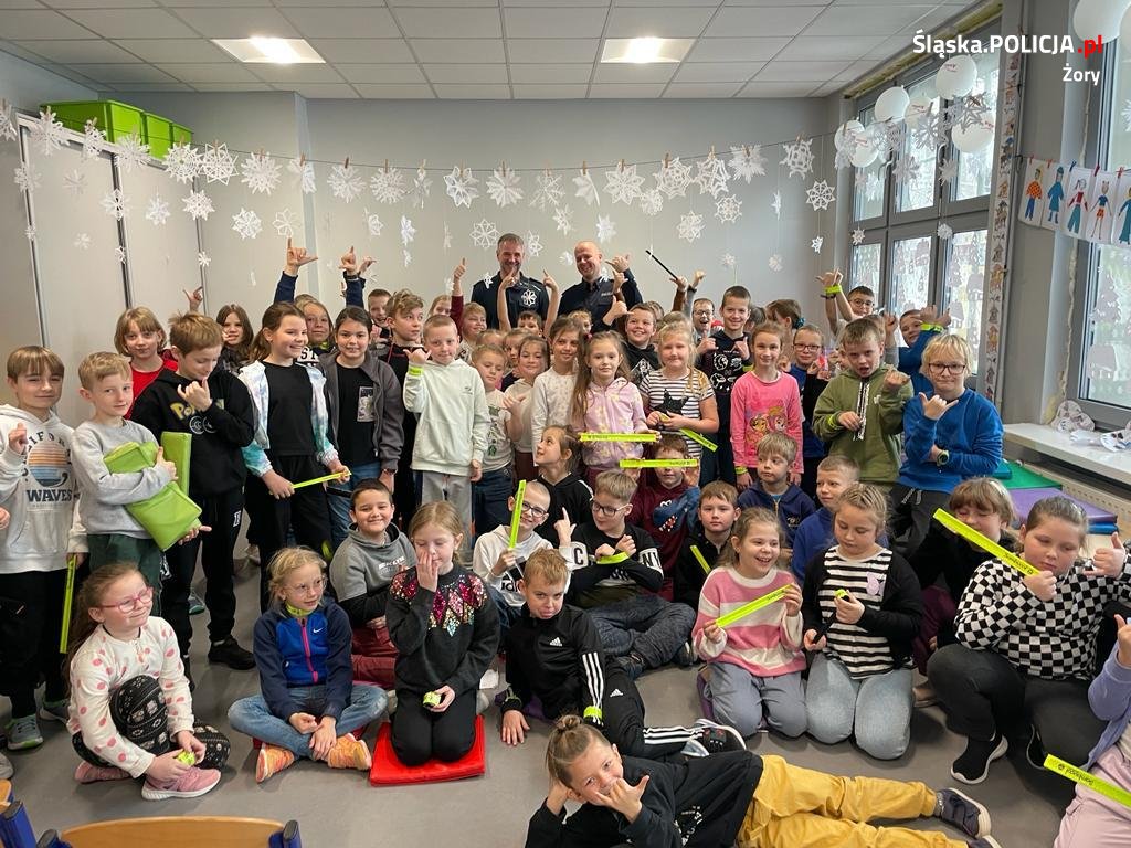 Uczniowie SP nr 4 spotkali się z dzielnicowymi