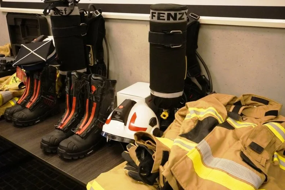 Nowy wóz oraz wyposażenie – strażacy ochotnicy otrzymali sprzęt za ponad 2 mln zł!