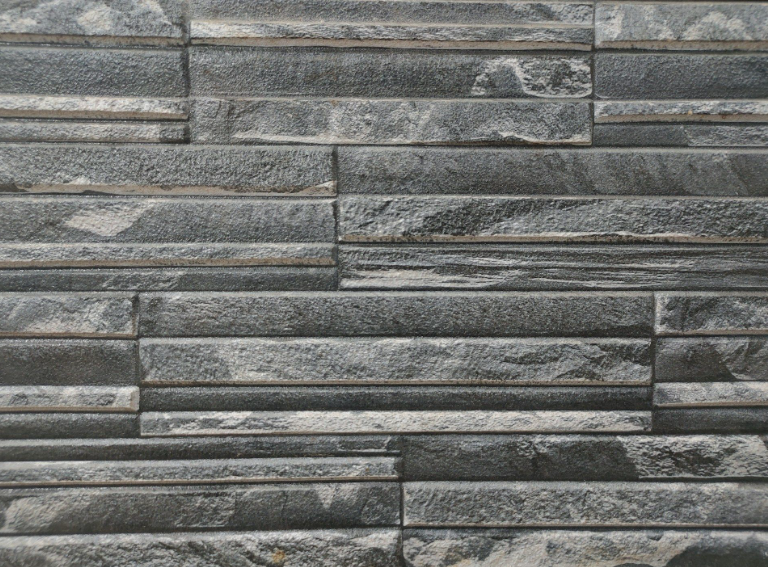 Elegancja i trwałość. Dlaczego kamień elewacyjny jest idealnym wyborem do Twojego domu?