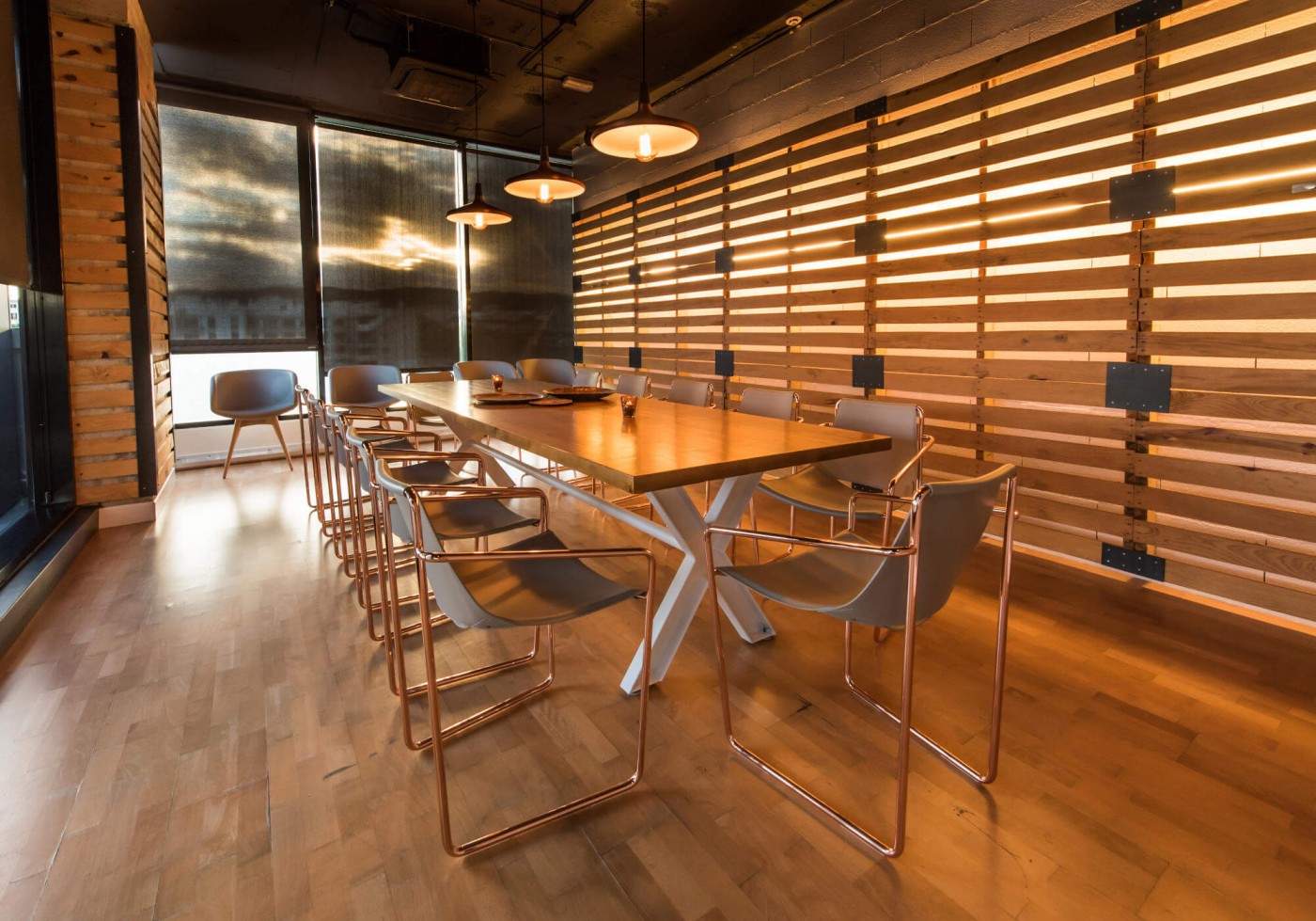 Krzesło na płozach – idealny dodatek do nowoczesnego wnętrza. Jak wybrać?