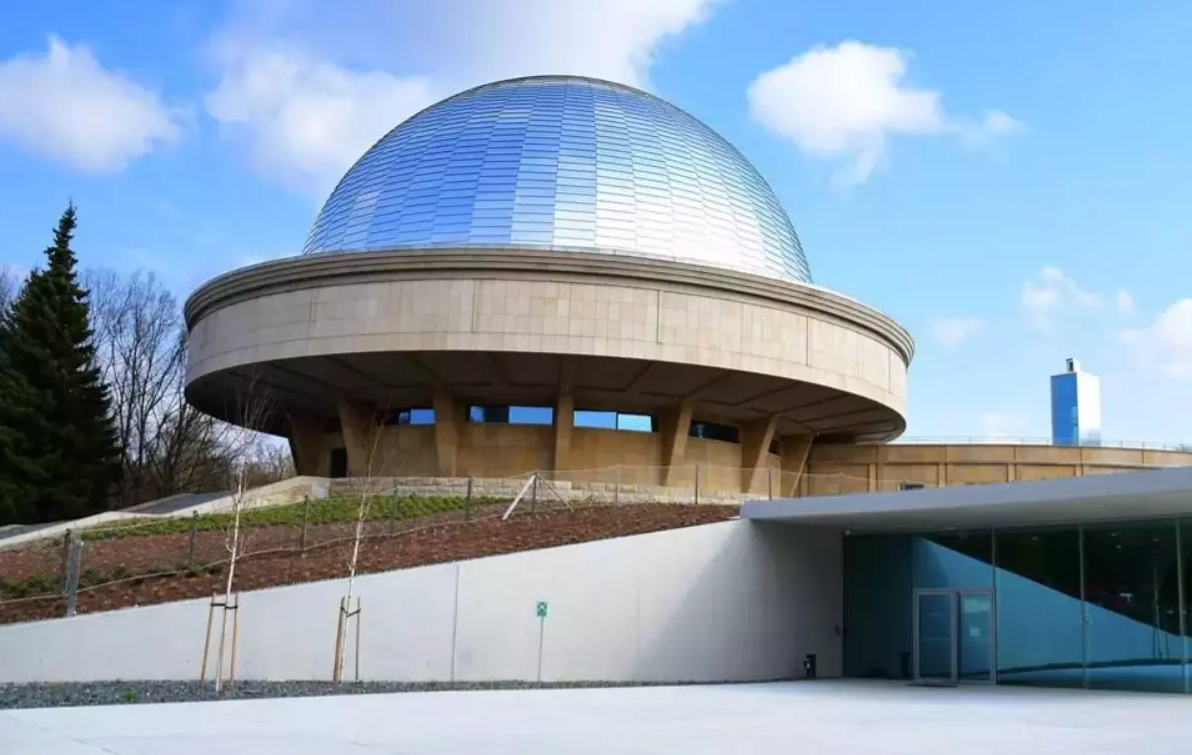 Ferie w Planetarium Śląskim w Chorzowie. Sprawdź program!