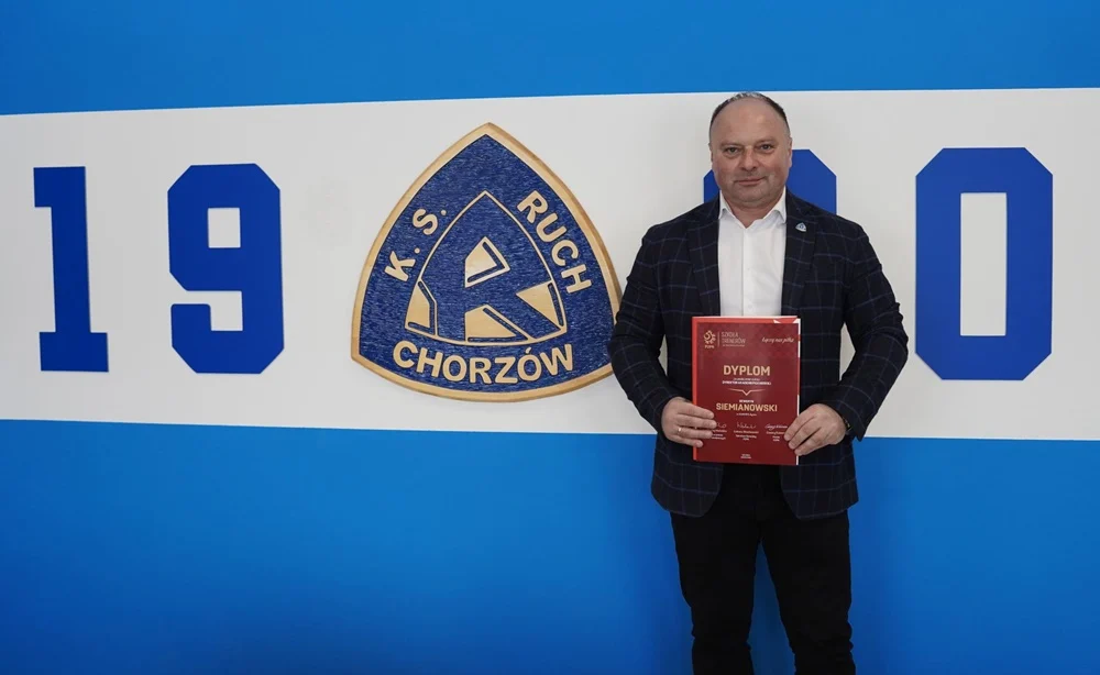 Ruch Chorzów: Prezes Siemianowski z dyplomem Dyrektora Akademii