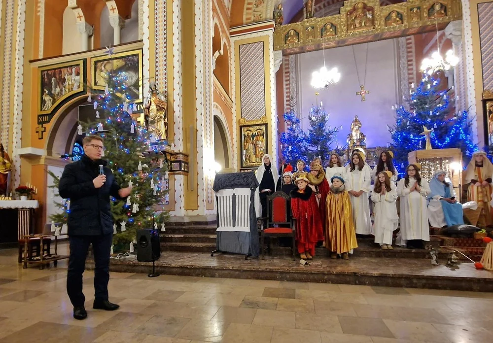Świąteczny występ w chropaczowskim kościele. Uczniowie SP nr 17 przedstawili jasełka