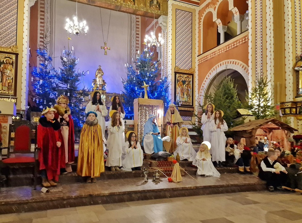 Świąteczny występ w chropaczowskim kościele. Uczniowie SP nr 17 przedstawili jasełka