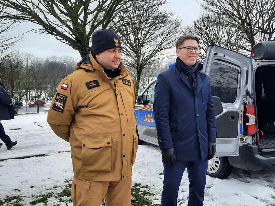 Bezpieczne ferie zimowe ze świętochłowickimi służbami. Za nami pokaz ratownictwa lodowego