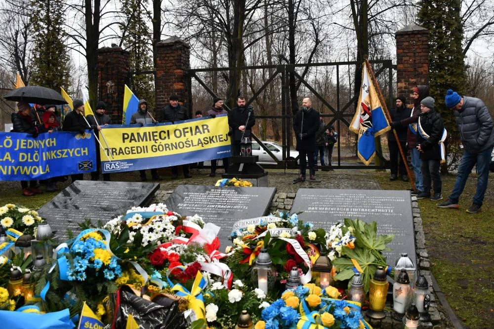 Uczestnicy Marszu na Zgodę upamiętnili ofiary Tragedii Górnośląskiej [ZDJĘCIA]