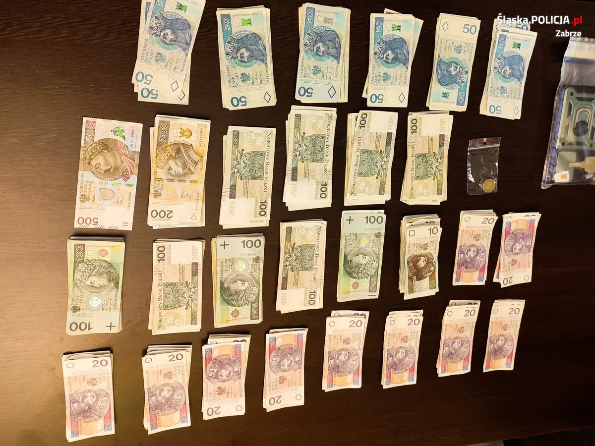 Przejęli nielegalne automaty do gier hazardowych i blisko 15 tysięcy złotych w gotówce!