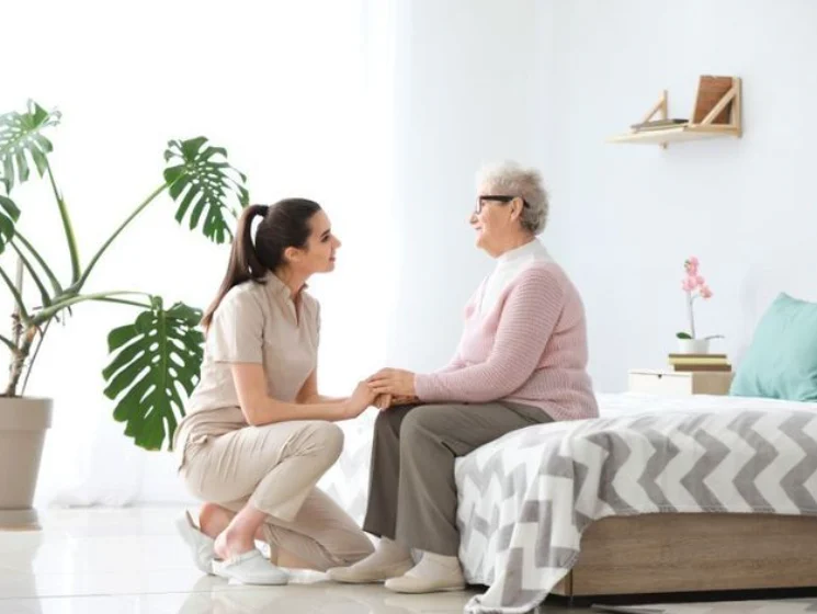 Jak zadbać o seniora, który idzie do sanatorium?