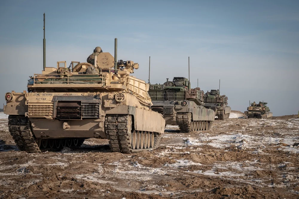 Wzmożony ruch pojazdów wojskowych na drogach niemal całego kraju. Czym jest spowodowany?