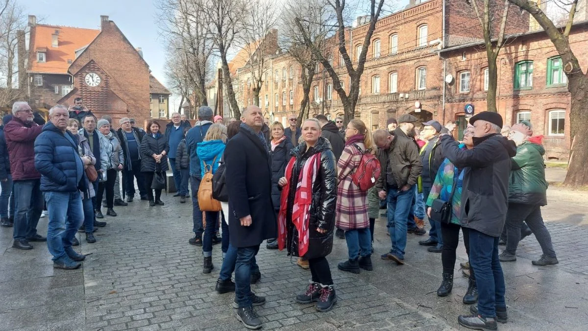 Ruszyły spacery historyczne po dzielnicach. Pierwszy spacer zgromadził około 100 osób!