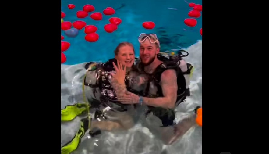 Wyjątkowe zaręczyny w Aquadromie! Powiedziała „TAK” pod wodą!