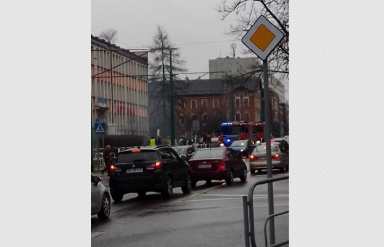 Pożar przy przychodni w Nowym Bytomiu. Płonęły śmieci!