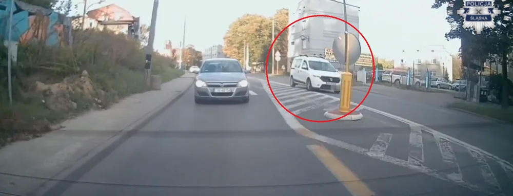 Niebezpieczne manewry kierowcy na ul. 1 Maja. Mężczyzna dostał 11 punktów karnych! [WIDEO]