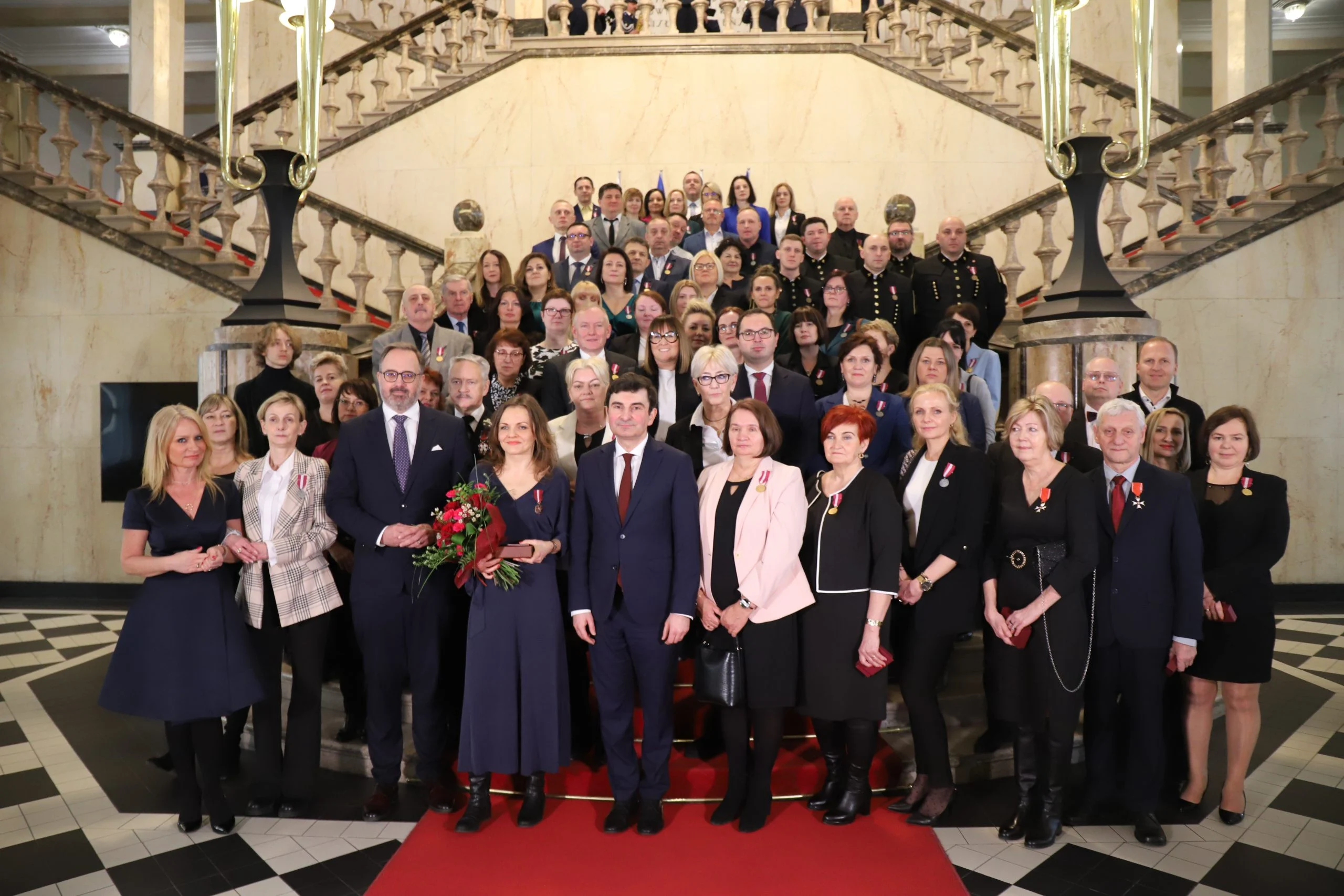 Ordery i odznaczenia państwowe Prezydenta RP nadane. Uroczystość w Śląskim Urzędzie Wojewódzkim