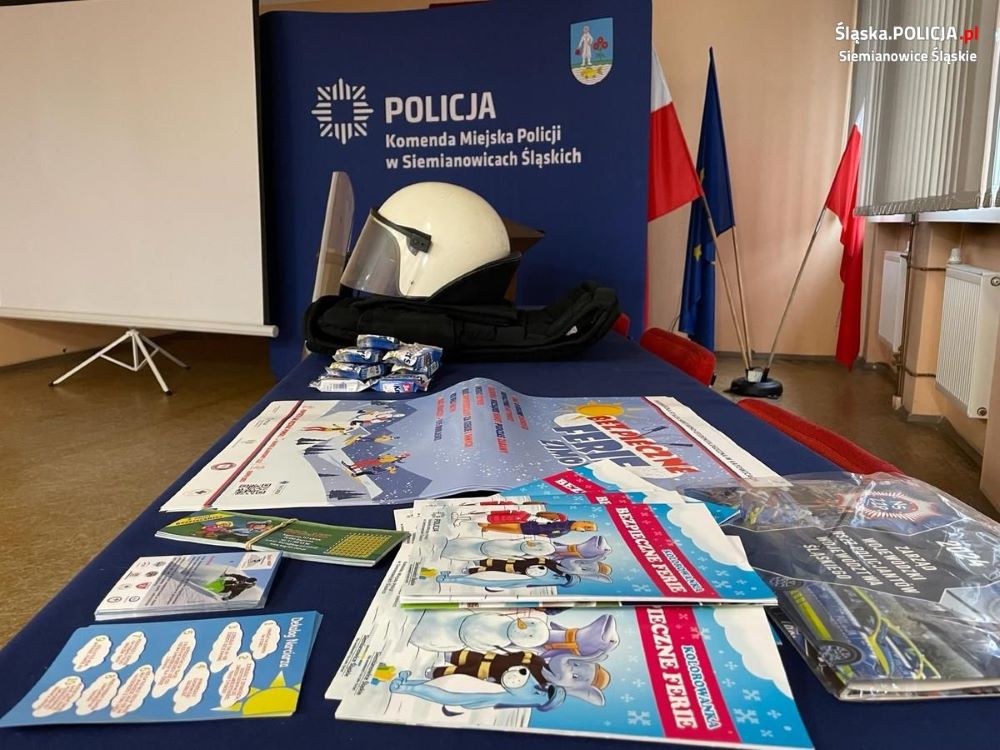 Akcja "Bezpieczne Ferie". Dzieci odwiedziły komendę w Siemianowicach Śląskich