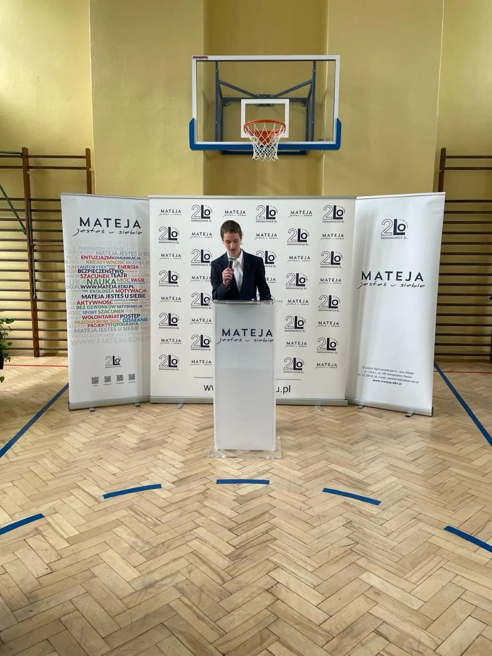 Konferencja "Licz się ze słowami" z okazji Dnia Języka Ojczystego w II LO