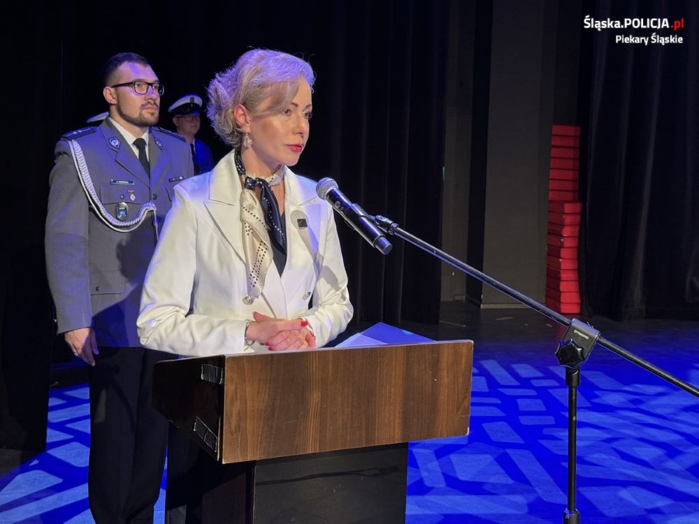 Uroczysta zbiórka z okazji Dnia Służby Cywilnej w Piekarach Śląskich