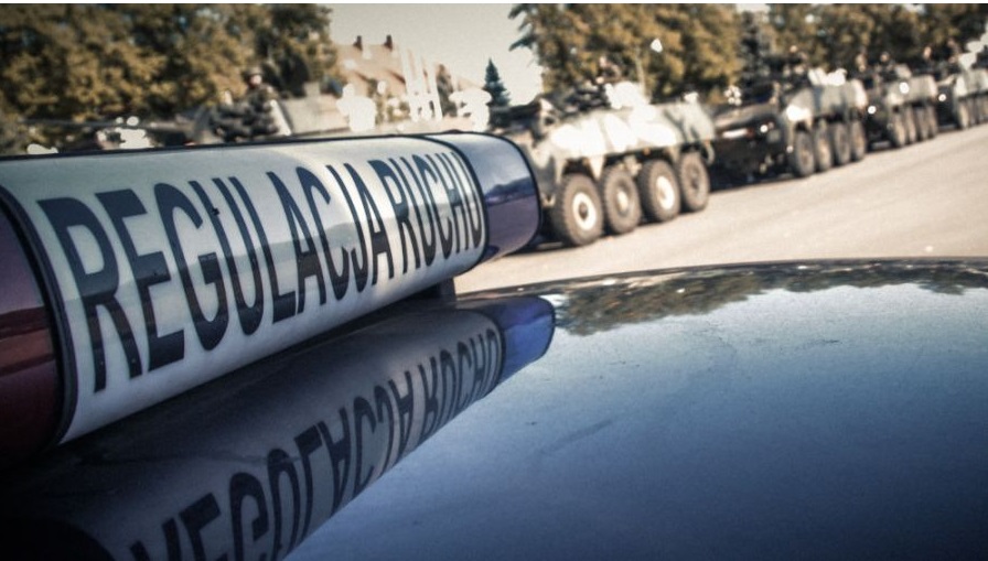 Ruch kolumn pojazdów wojskowych