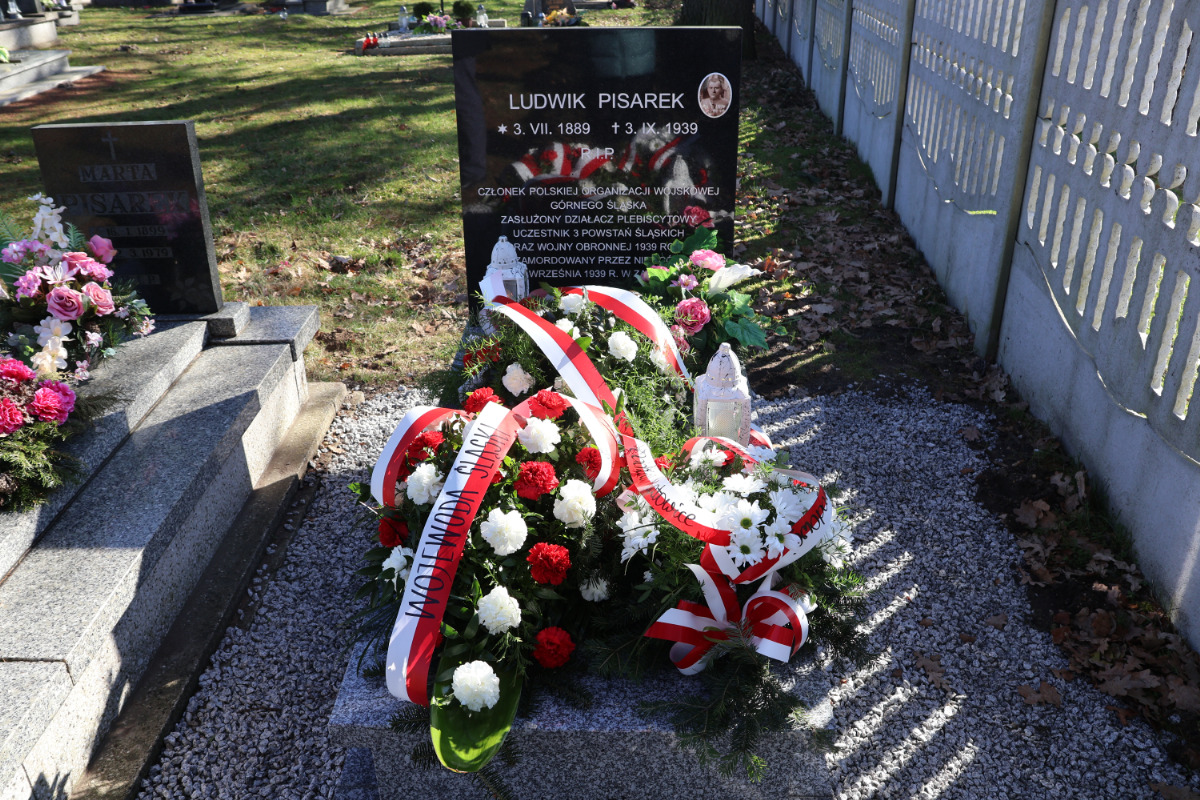 Uroczystość poświęcenia odnowionego grobu Ludwika Pisarka