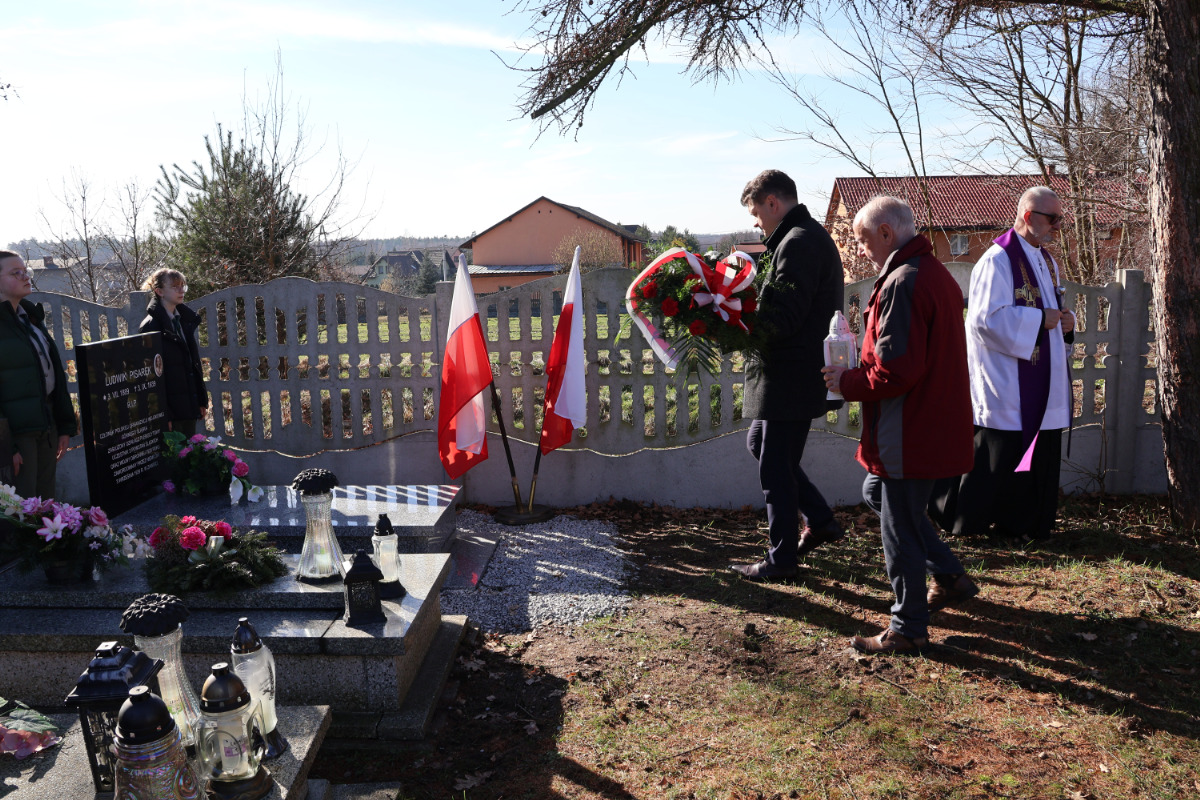 Uroczystość poświęcenia odnowionego grobu Ludwika Pisarka