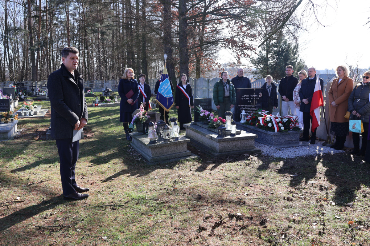 Uroczystość poświęcenia odnowionego grobu Ludwika Pisarka