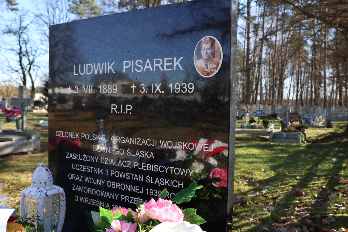 Uroczystość poświęcenia odnowionego grobu Ludwika Pisarka