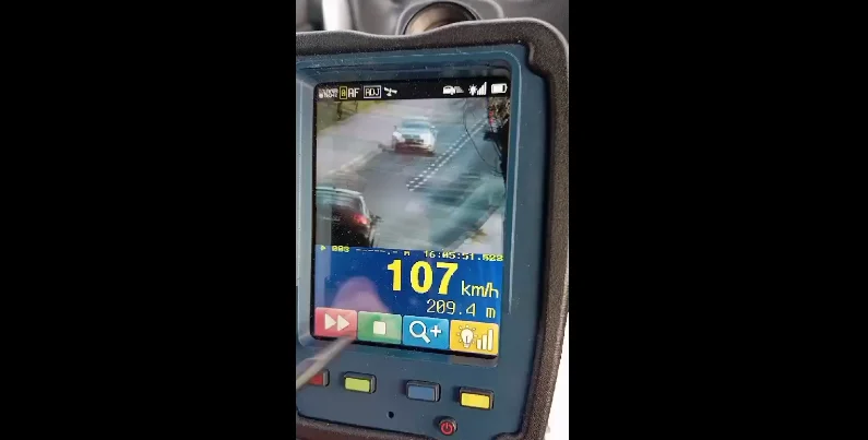 Przekroczył prędkość o ponad 50 km/h. Młody kierowca stracił swoje prawo jazdy [WIDEO]