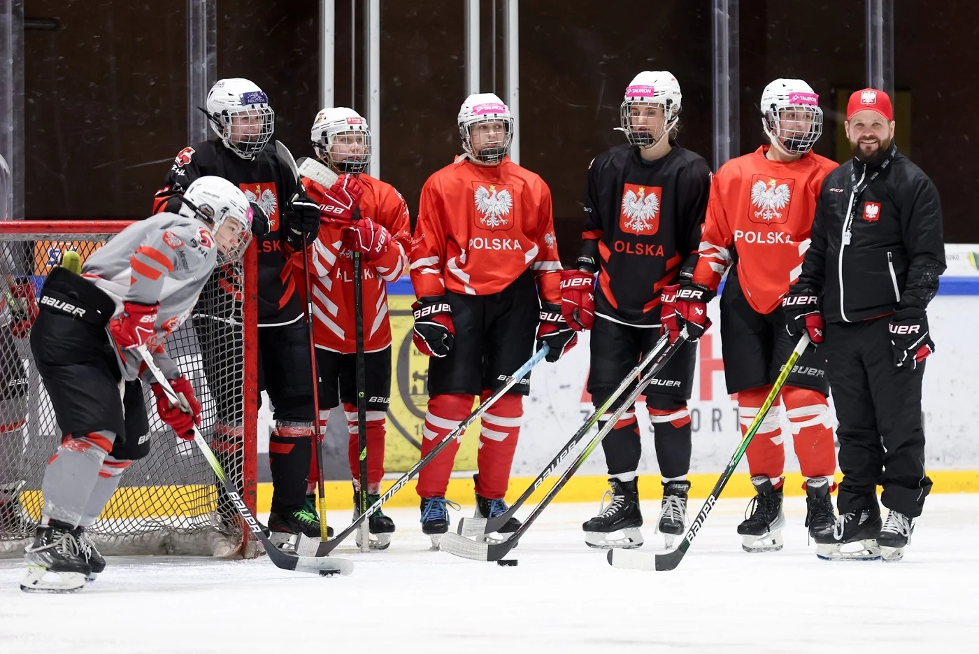 Kanadyjczyk trenuje reprezentację Polski. Trzon kadry stanowią hokeistki Polonii