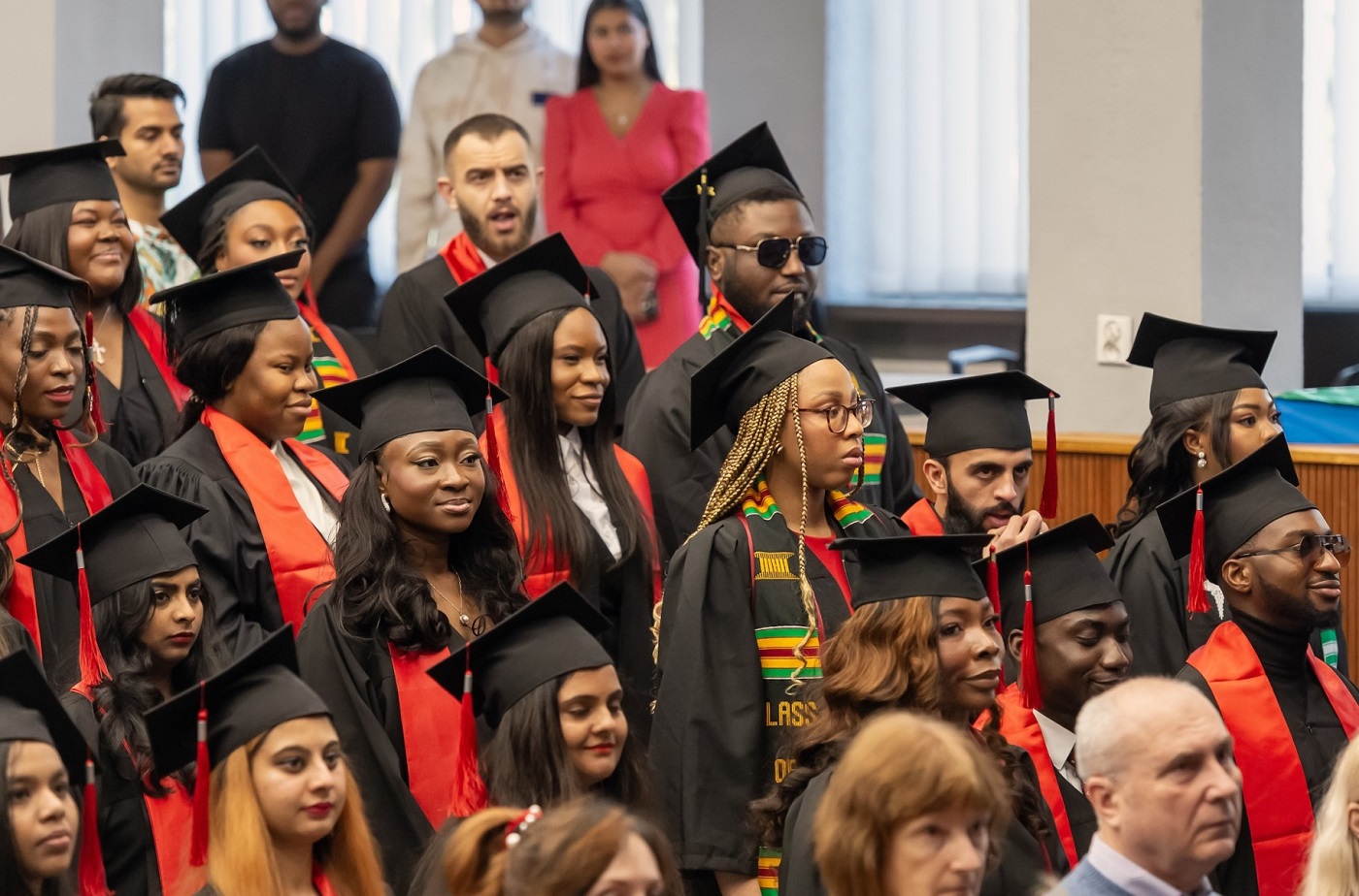 Kolejni absolwenci zakończyli studia w Kijowskim Uniwersytecie Medycznym w Bytomiu [FOTO]