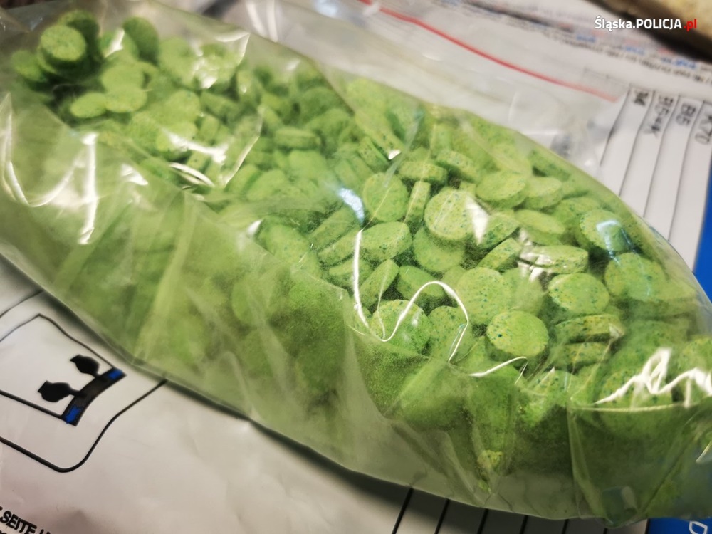 Nowe uderzenia w gang narkotykowy pseudokibiców. Wytworzyli co najmniej 50 kg narkotyków!