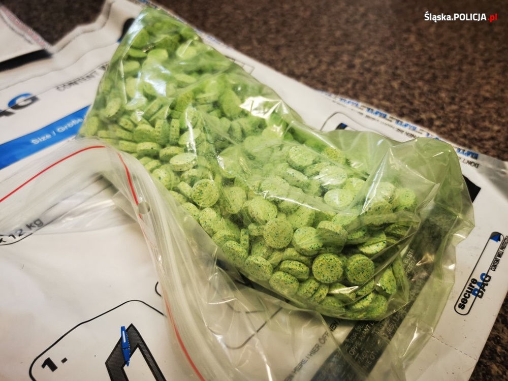 Nowe uderzenia w gang narkotykowy pseudokibiców. Wytworzyli co najmniej 50 kg narkotyków!