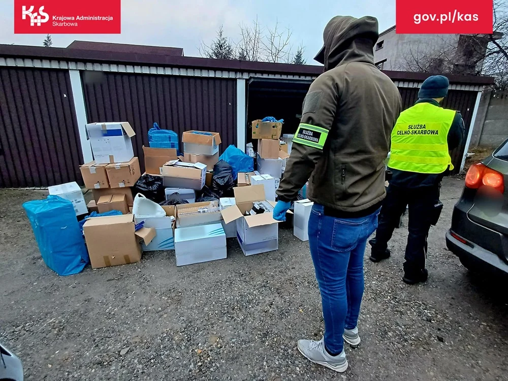 Śląska KAS zabezpieczyła ponad 50 tys. paczek papierosów bez polskich znaków akcyzy