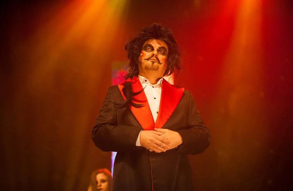 Spektakl charytatywny pt. “Igraszki z diabłem” na rzecz Hospicjum Cordis