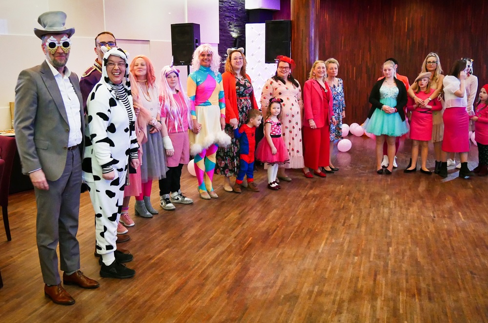 Cukierkowy Bal Karnawałowy dla wychowanków i personelu Domu Dziecka [FOTO]