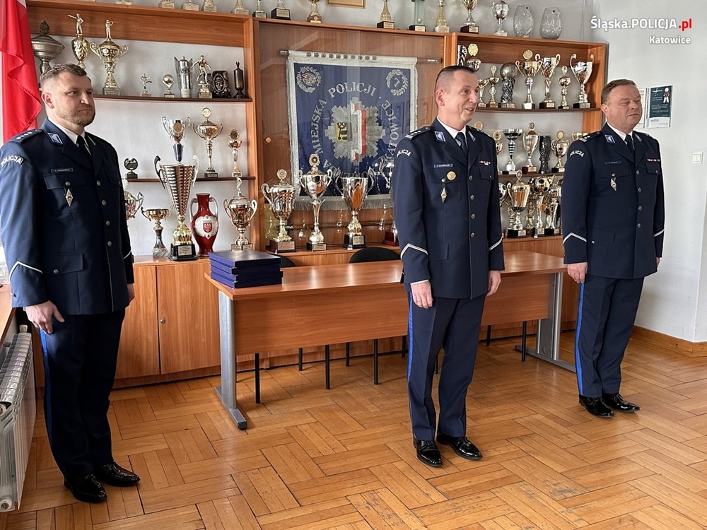 Pożegnali się z mundurem. Uroczysta zbiórka w Katowicach