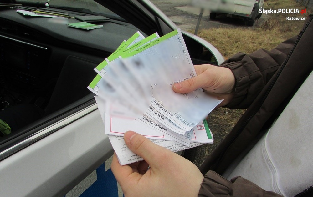 Ponad 2 tys. zł dla kierowcy zatrzymanego w Katowicach