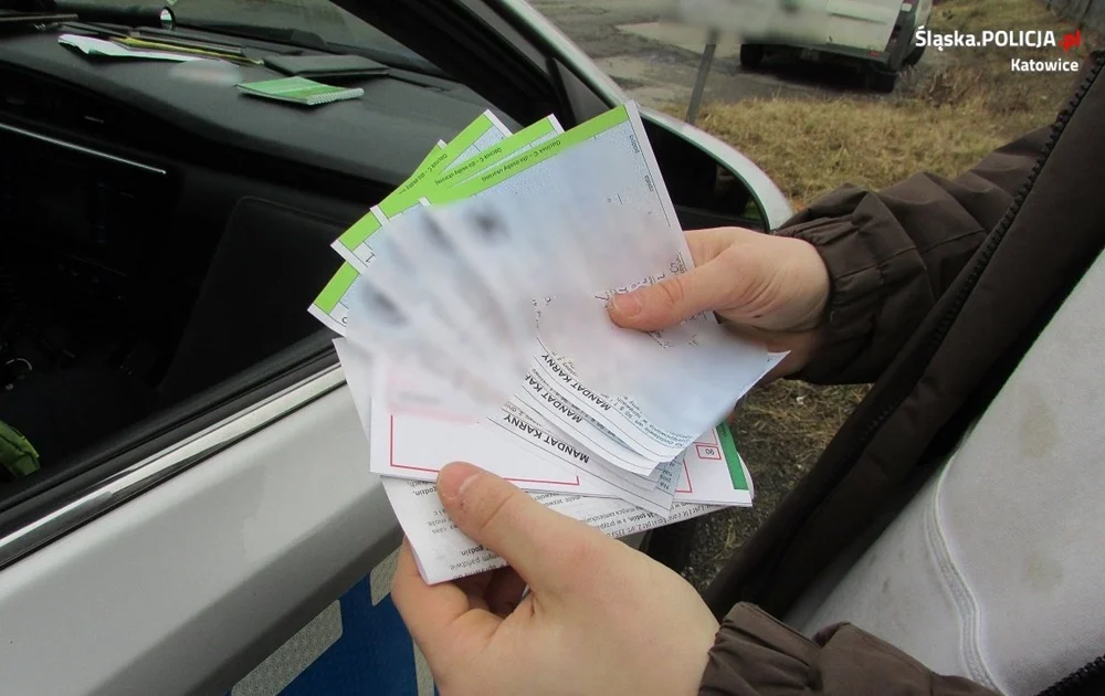 Ponad 2 tys. zł dla kierowcy zatrzymanego w Katowicach