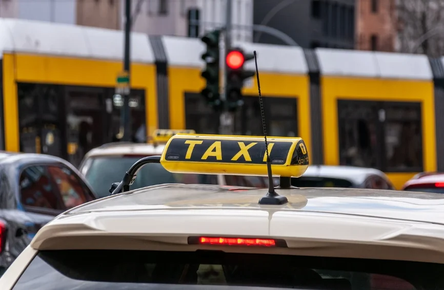 Próba wręczenia łapówki przez 70-latka w Katowicach. Grozi mu 10 lat więzienia!