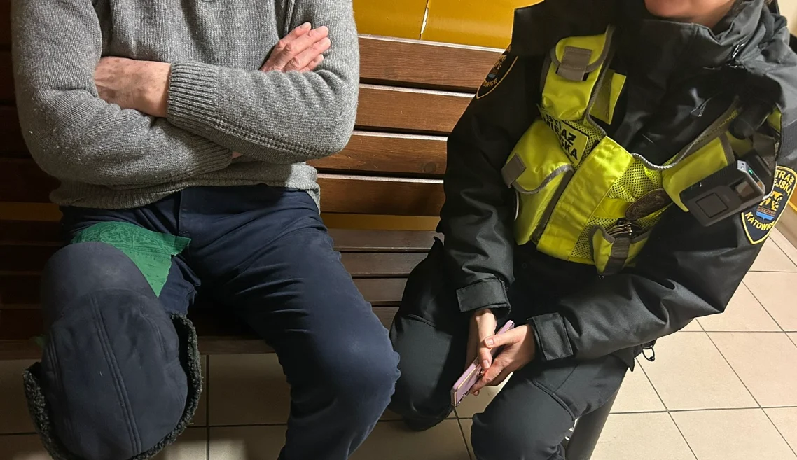 Katowice: Strażnicy miejscy zaopiekowali się 84-latkiem z zanikami pamięci