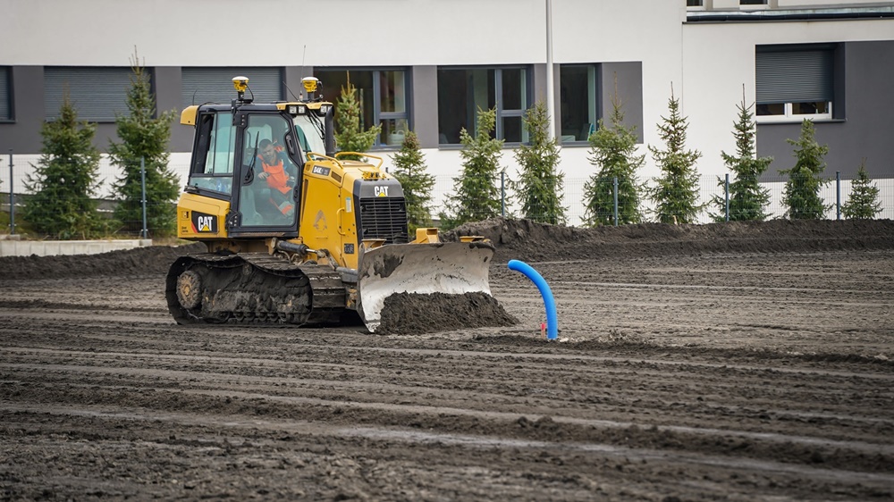 Trwają prace przy budowie boiska w katowickiej Kostuchnie