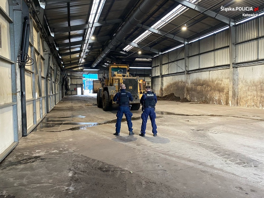 Śmiertelny wypadek na hali z kompostem w Katowicach