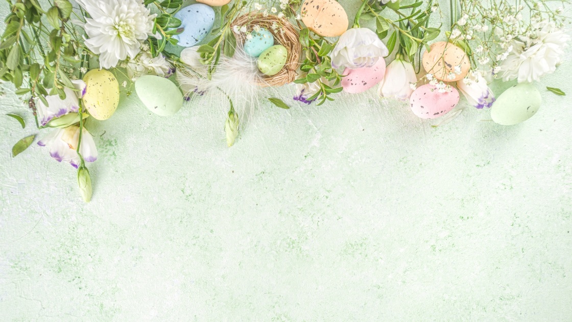 Jak wykorzystać sztuczne kwiaty w dekoracjach wielkanocnych?