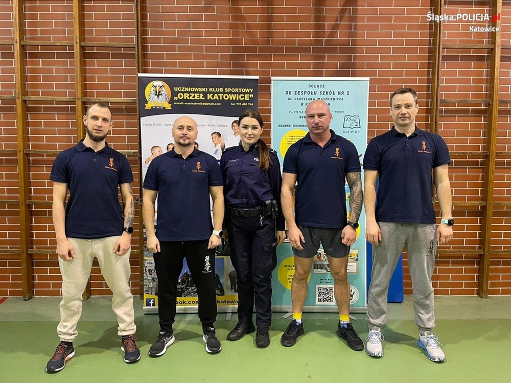 Katowicka policjantka wzięła udział w zajęciach z samoobrony dla kobiet