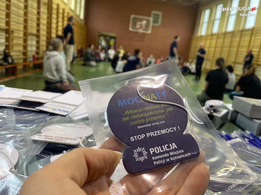 Katowicka policjantka wzięła udział w zajęciach z samoobrony dla kobiet