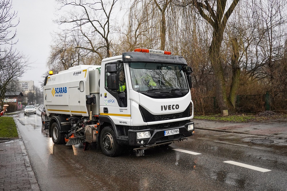 Trwa wiosenne porządkowanie ulic Katowic