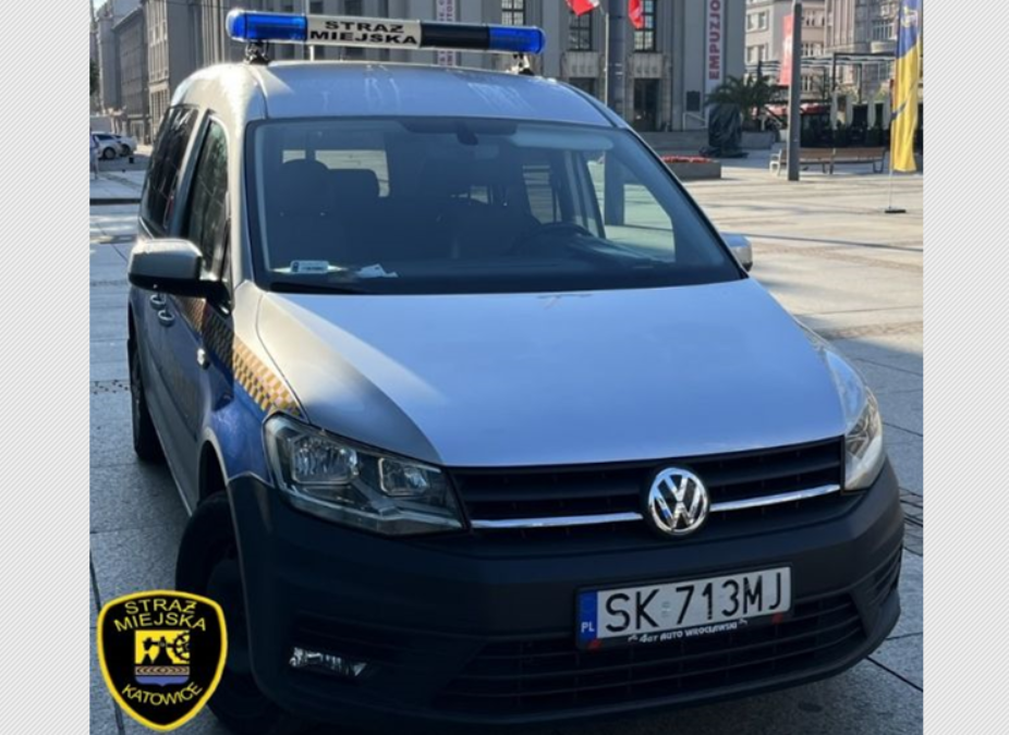 Funkcjonariusze katowickiej Straży Miejskiej ujęli nietrzeźwego kierowcę bez uprawnień