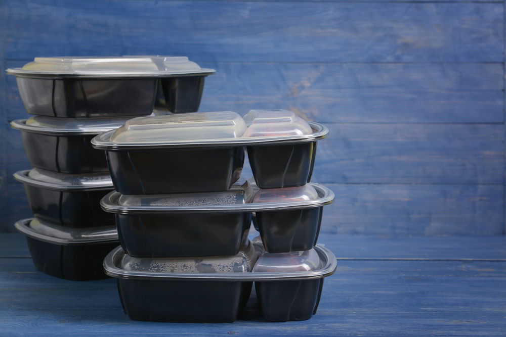 Jak wybrać pojemniki cateringowe dla swojej firmy?